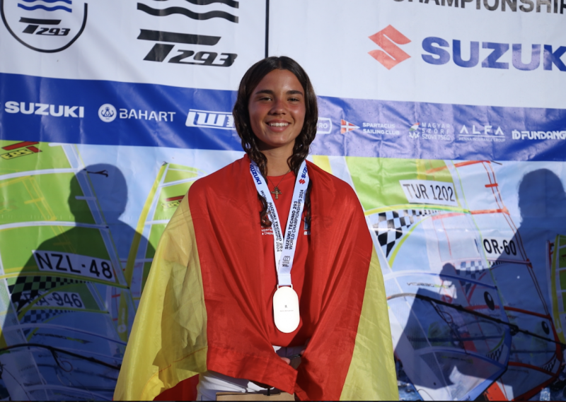 Martina Bárbara, del RCNGC, se proclama subcampeona del Mundo de windsurf sub 17