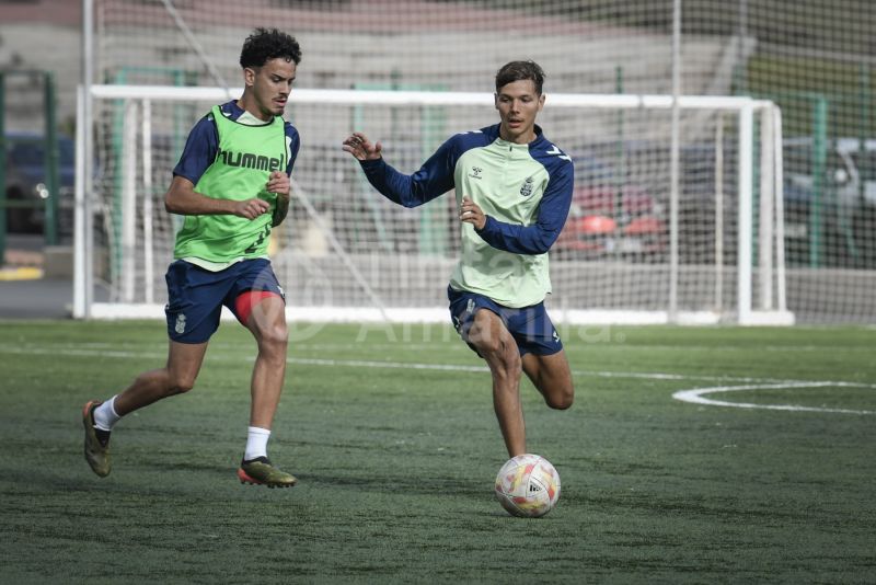 Fotos: El C amarillo se prepara para celebrar el título de Preferente