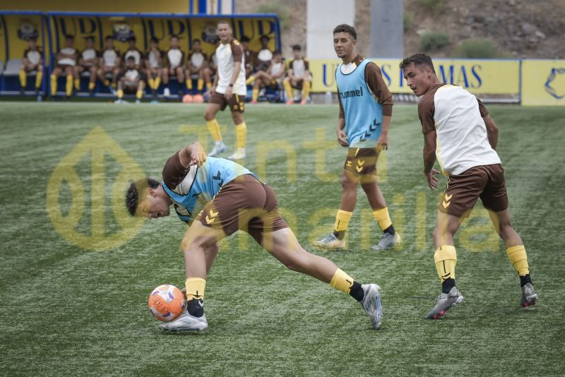 Fotos: Filiales entra en ebullición con el primer ensayo en el Anexo (2-2)