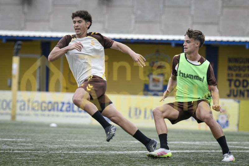 Fotos: Las Palmas C, a convertir en puntos sus buenas sensaciones
