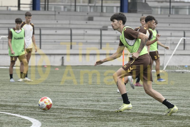 Fotos: Las Palmas C, a convertir en puntos sus buenas sensaciones