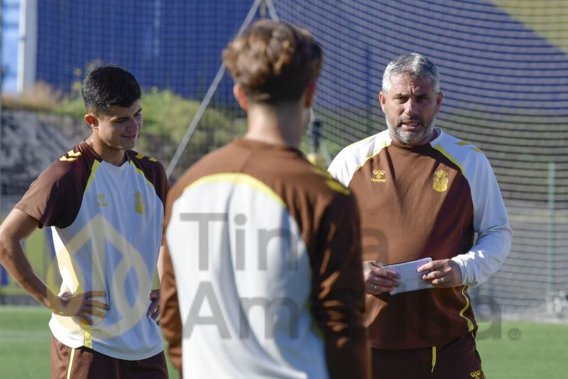 Fotos: Las Palmas C se prepara a fondo para su nueva cita