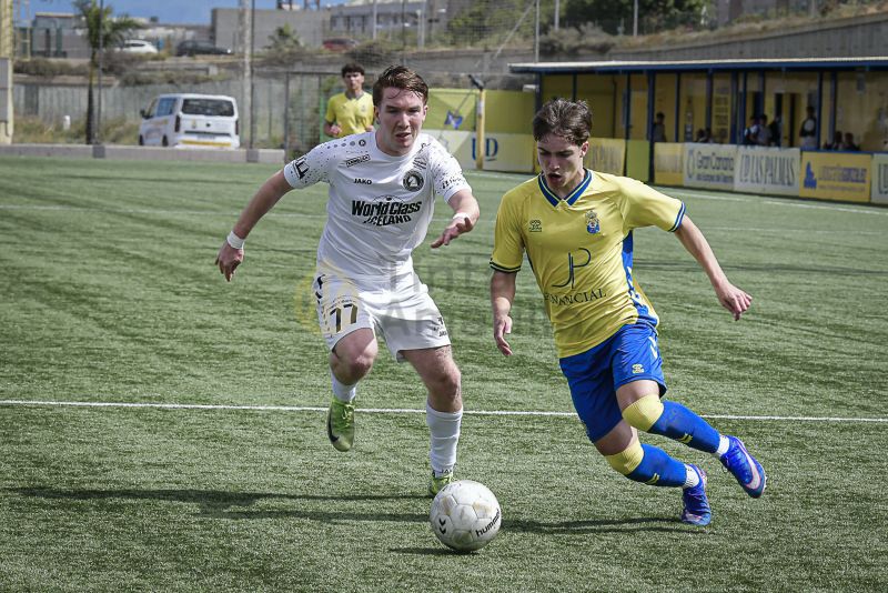  Fotos: El juvenil B de la UD golea a un equipo islandés en el Anexo (5-2)
