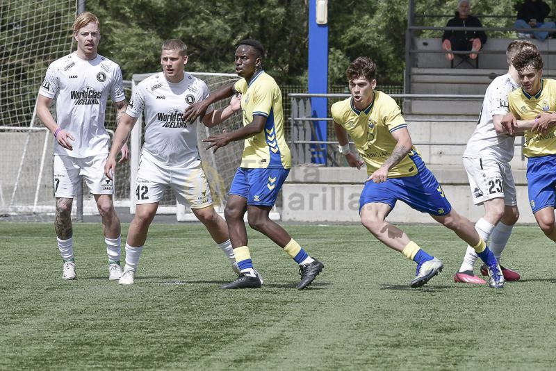  Fotos: El juvenil B de la UD golea a un equipo islandés en el Anexo (5-2)