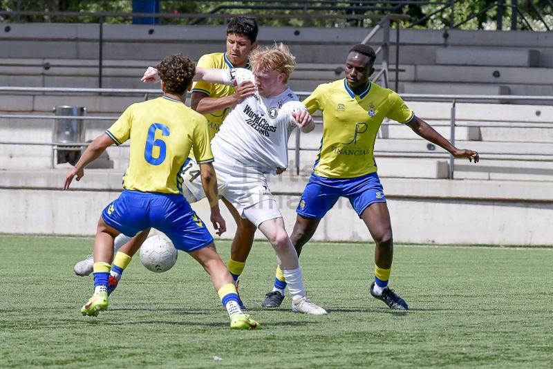  Fotos: El juvenil B de la UD golea a un equipo islandés en el Anexo (5-2)