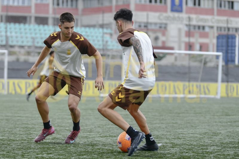 Fotos: Las Palmas C se prepara para un derbi inédito en Tercera RFEF