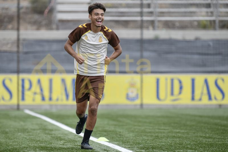 Fotos: Las Palmas C se prepara para un derbi inédito en Tercera RFEF