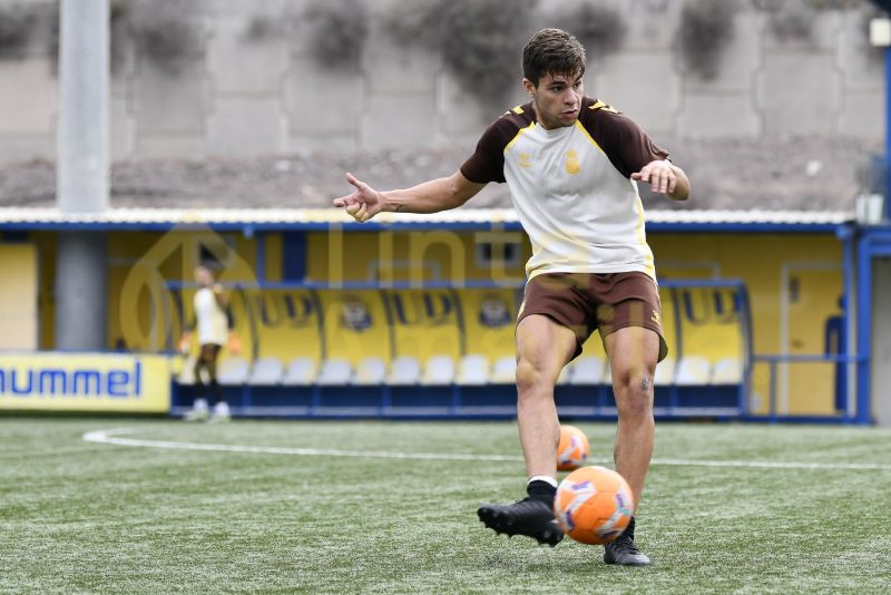 Fotos: Las Palmas C se prepara para un derbi inédito en Tercera RFEF