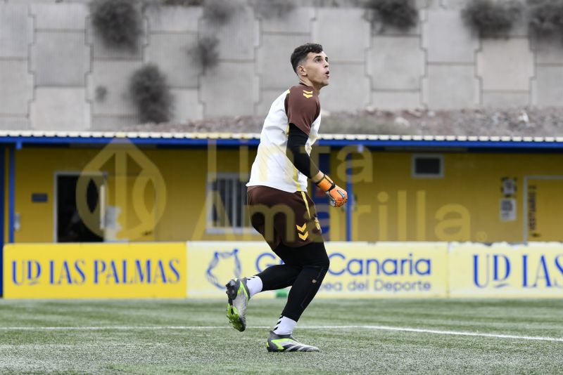 Fotos: Las Palmas C se prepara para un derbi inédito en Tercera RFEF
