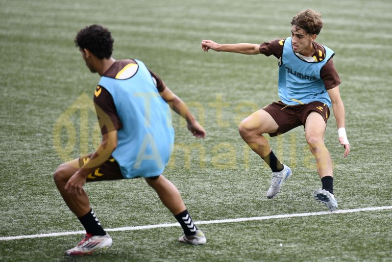 Fotos: Las Palmas C se prepara para un derbi inédito en Tercera RFEF