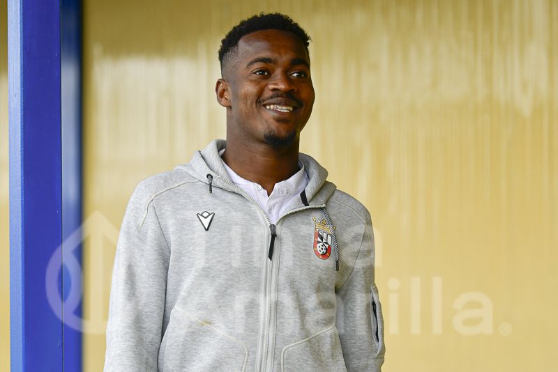 Fotos: El detalle de Bassinga, que no olvida a sus mentores y sus orígenes