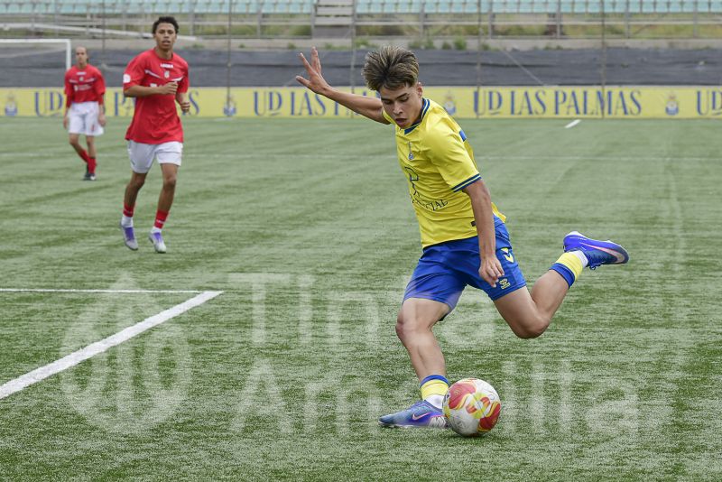 El juvenil de la UD golea (5-0) y crece su ventaja sobre el Tenerife