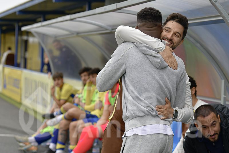 Fotos: El detalle de Bassinga, que no olvida a sus mentores y sus orígenes