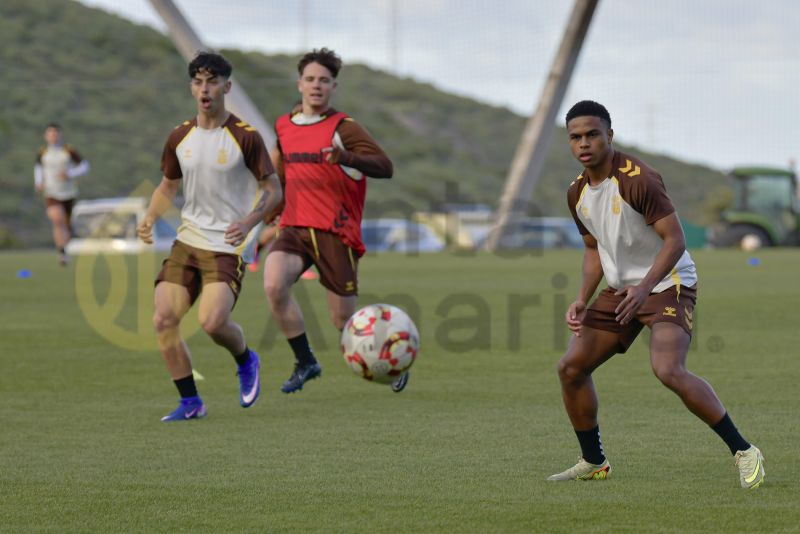 La ilusión del juvenil de Las Palmas de firmar algo grande en Barcelona