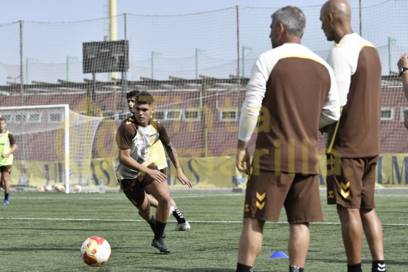 Fotos: Las Palmas C tiene semana corta antes ir a Los Olivos