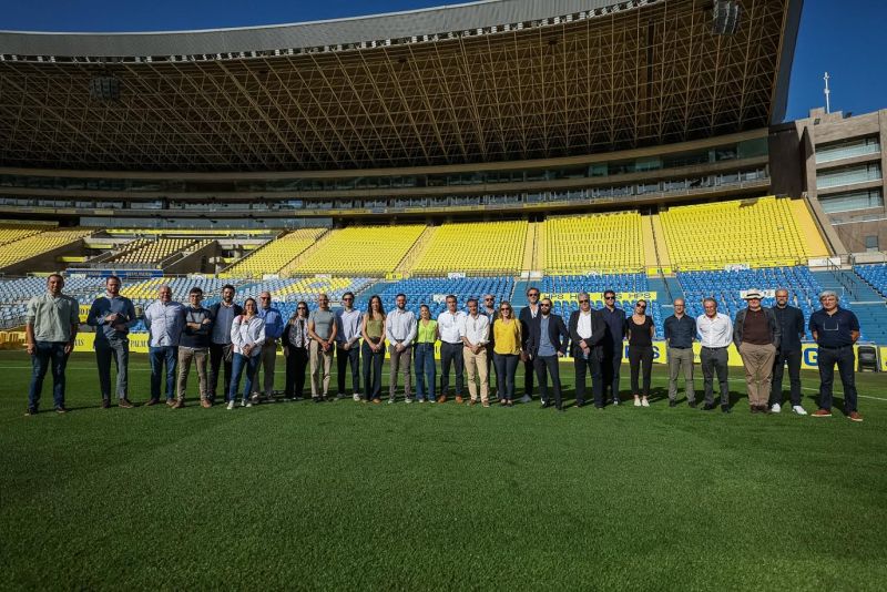  Los arquitectos aspirantes a la reforma visitan el Estadio de Gran Canaria