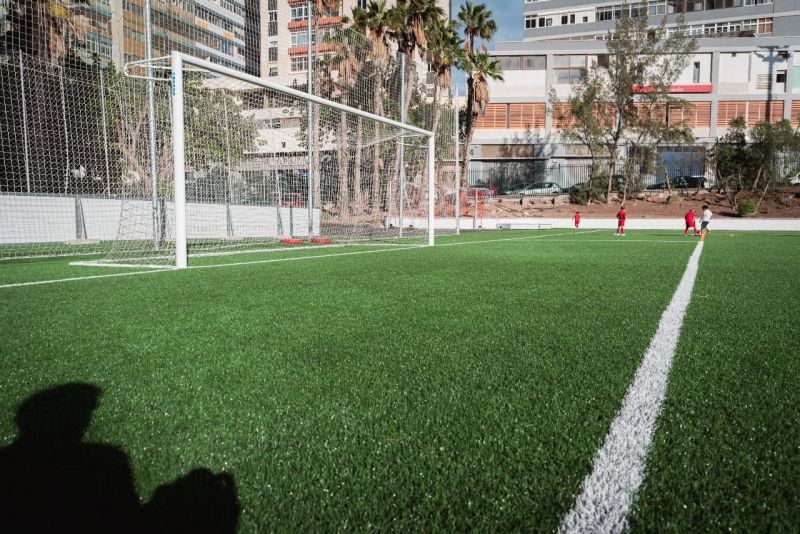 722.000 euros municipales para instalaciones con césped artificial