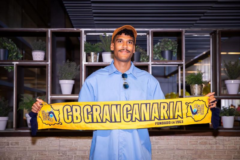 Aterriza en Gran Canaria el fogoso Louis Labeyrie