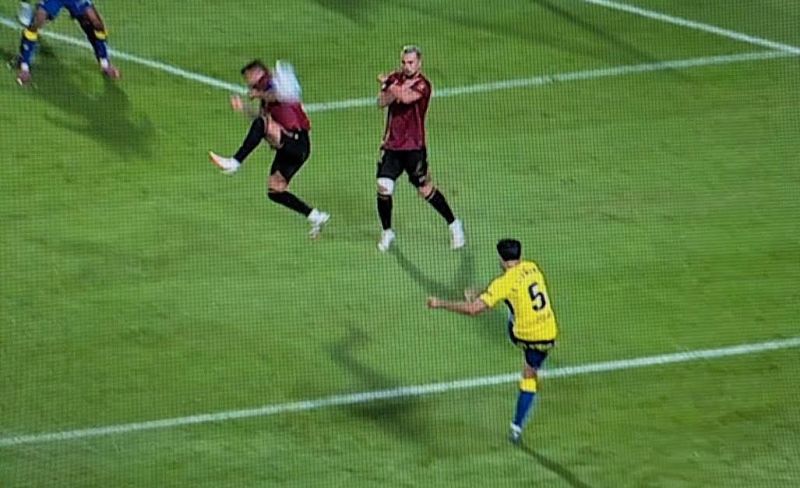 La imagen que el VAR no le mostró a Arcediano Monescillo