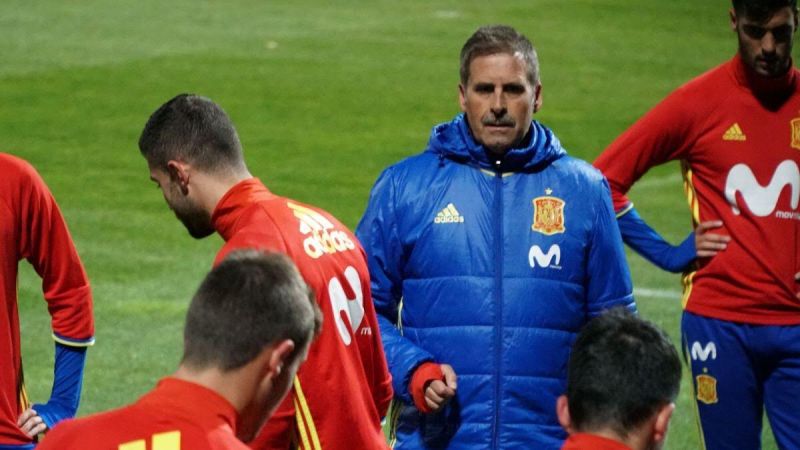Interesante conferencia de fútbol femenino a cargo de Gómez Perlado