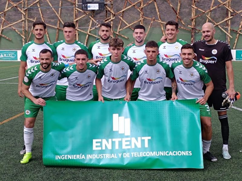 El Villa sigue intratable como local y el Arucas empata