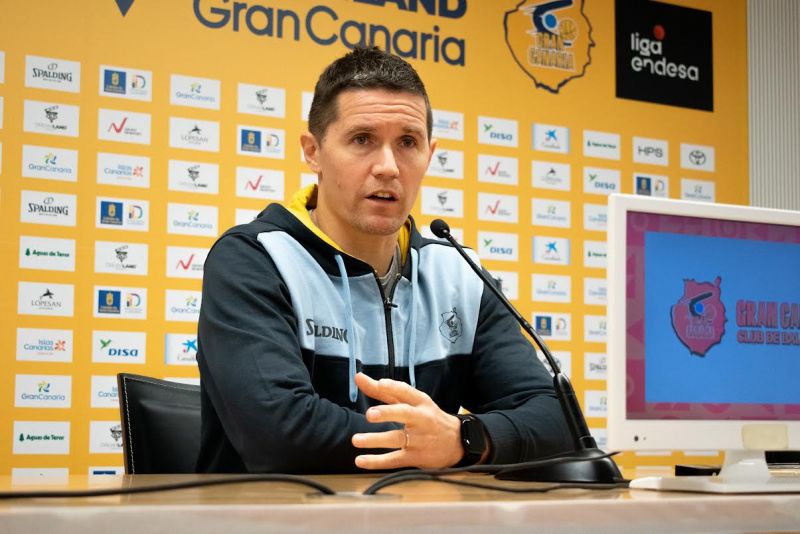 Lakovic espera que sus jugadores actúen ante el Granada sin mirar la clasificación