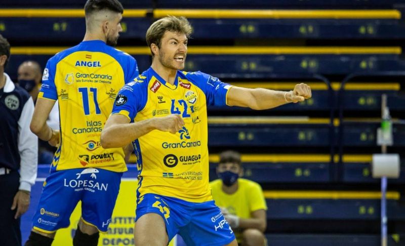 El regreso de Knigge, ahora como rival del Guaguas