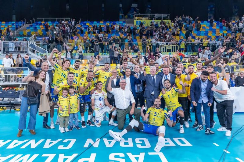 3-0: El Guaguas y 6.000 aficionados en el Gran Canaria Arena baten al Berlín 