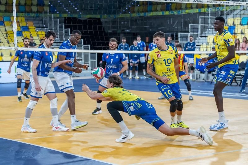 0-3: Contundente derrota en casa del Guaguas