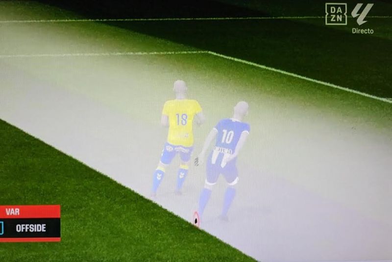 El talón de Conechny que captó la sala VAR