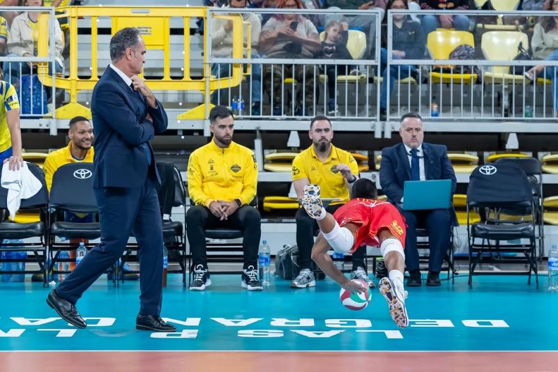 Camarero alerta sobre el gran nivel del Melilla, rival en la final de la Superliga