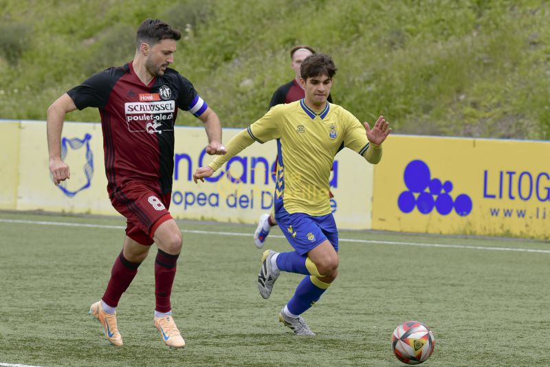 Fotos: El juvenil B de la UD se cruza con el Tuggen suizo