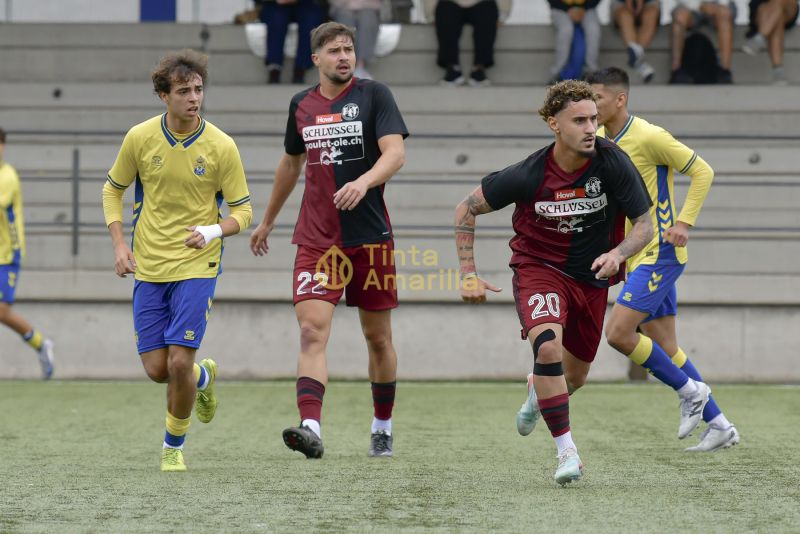 Fotos: El juvenil B de la UD se cruza con el Tuggen suizo