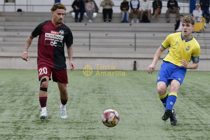 Fotos: El juvenil B de la UD se cruza con el Tuggen suizo