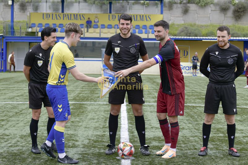 Fotos: El juvenil B de la UD se cruza con el Tuggen suizo