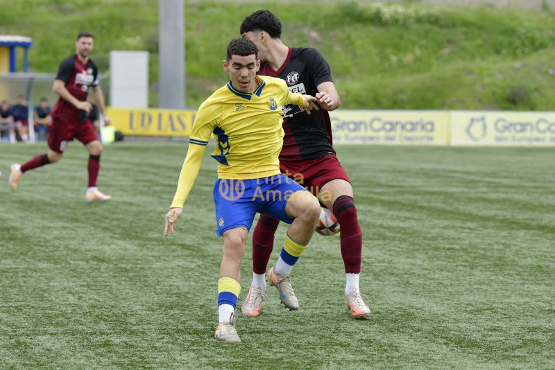 Fotos: El juvenil B de la UD se cruza con el Tuggen suizo