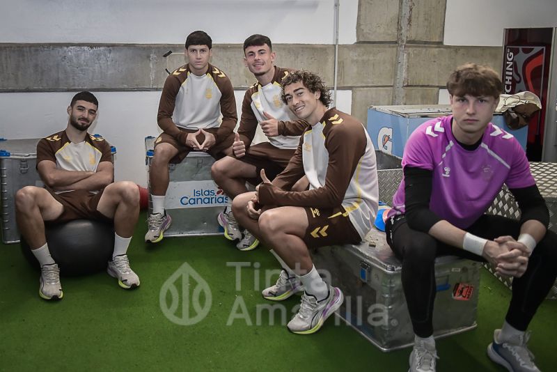 Fotos: Las Palmas Atlético se prepara para viajar a Fuenlabrada