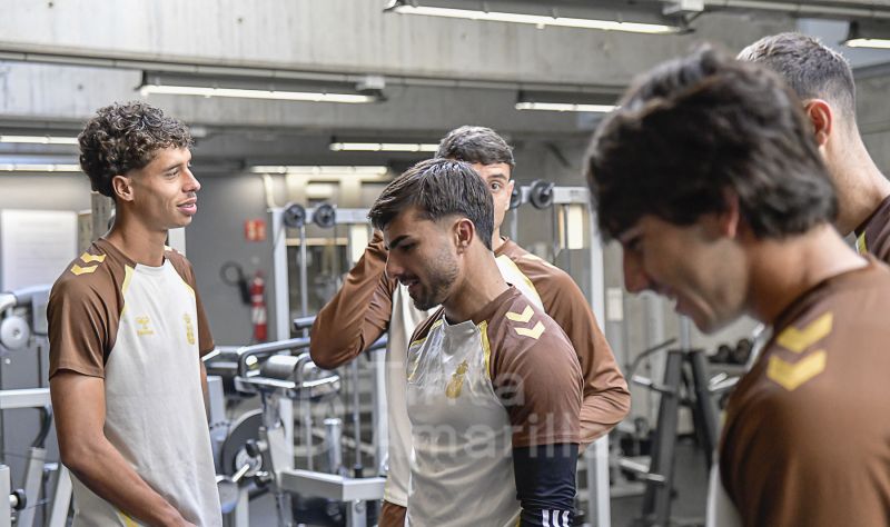 Fotos: Las Palmas Atlético se prepara para viajar a Fuenlabrada