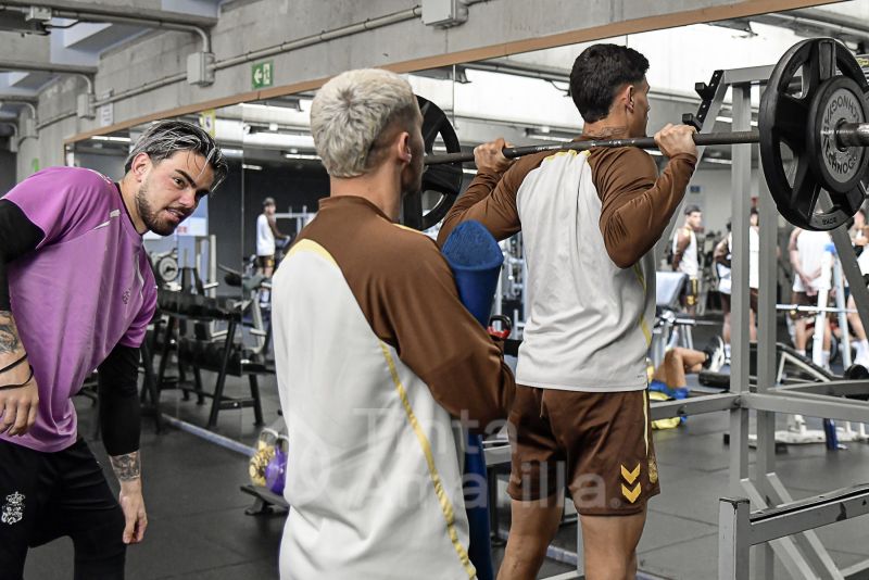 Fotos: Las Palmas Atlético se prepara para viajar a Fuenlabrada