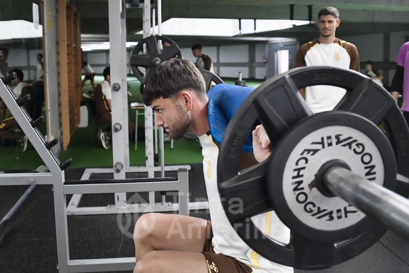 Fotos: Las Palmas Atlético se prepara para viajar a Fuenlabrada