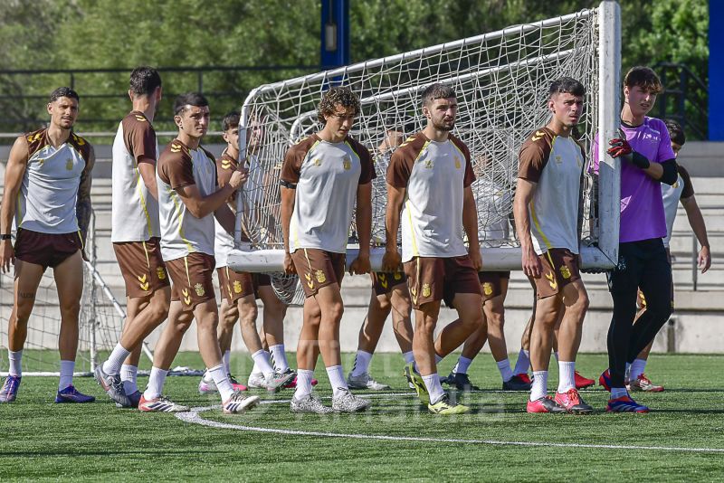 Fotos: Las Palmas Atlético se prepara para viajar a Fuenlabrada