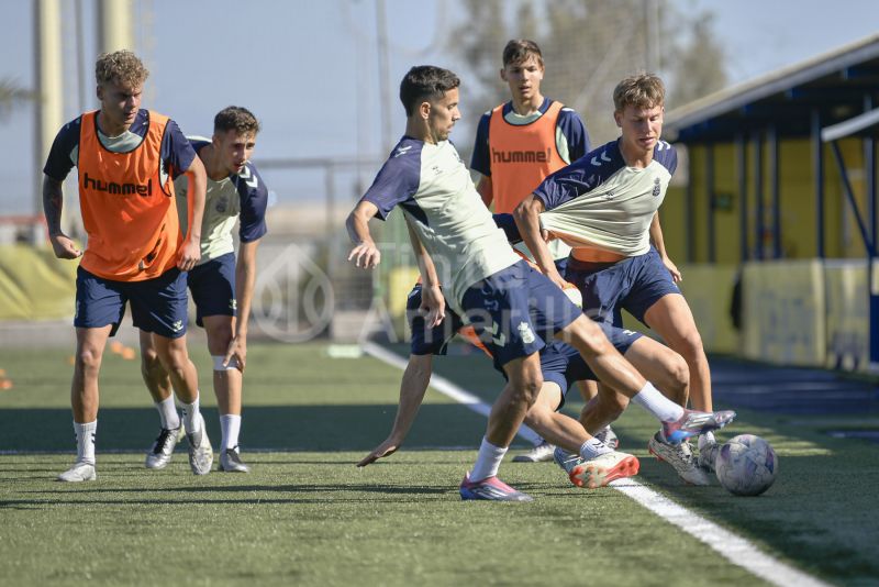 Fotos: Las Palmas C reserva billetes para Lanzarote