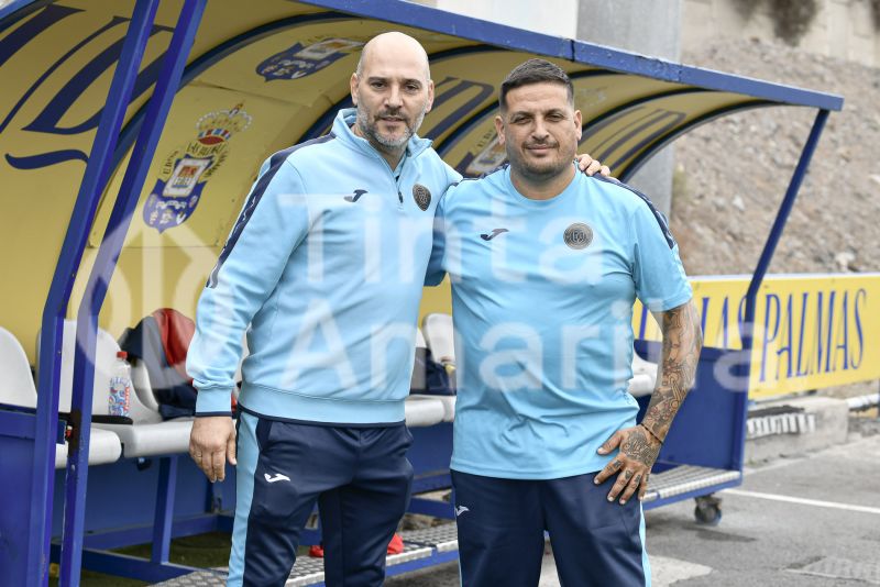 Fotos: El juvenil B de la UD golea y pisa el techo de su Liga