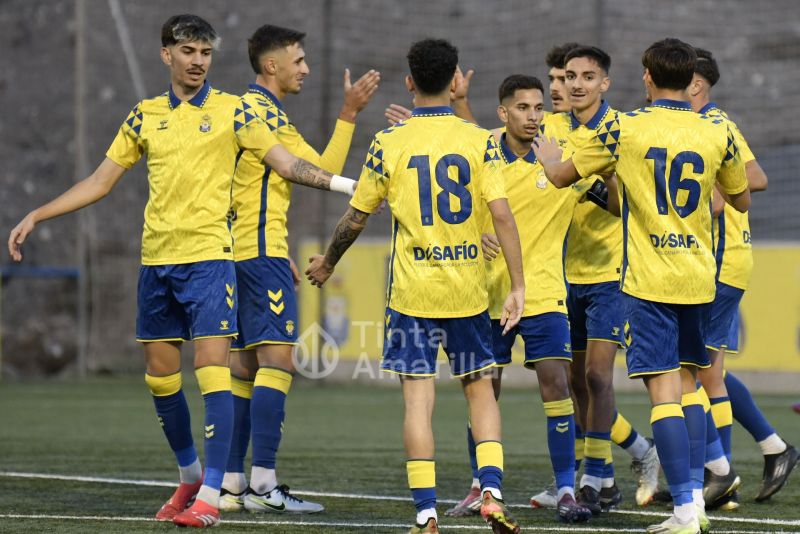 Fotos: Las Palmas C resuelve en media hora ante el Teror (4-0)