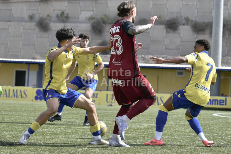 Fotos: El juvenil B de la UD empata con el Tuggen suizo (1-1)