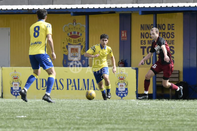 Fotos: El juvenil B de la UD empata con el Tuggen suizo (1-1)
