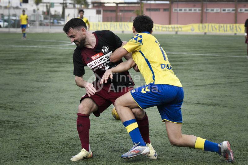 Fotos: El juvenil B de la UD empata con el Tuggen suizo (1-1)
