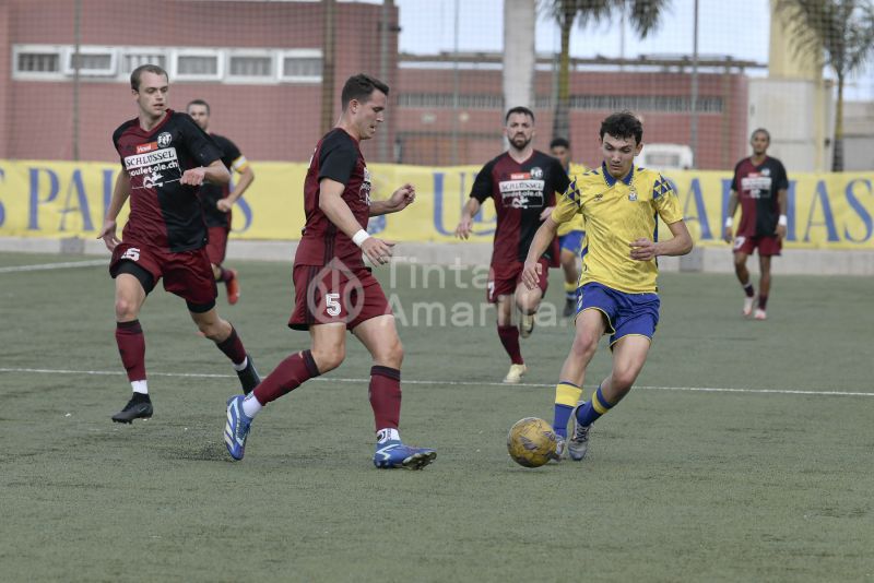 Fotos: El juvenil B de la UD empata con el Tuggen suizo (1-1)