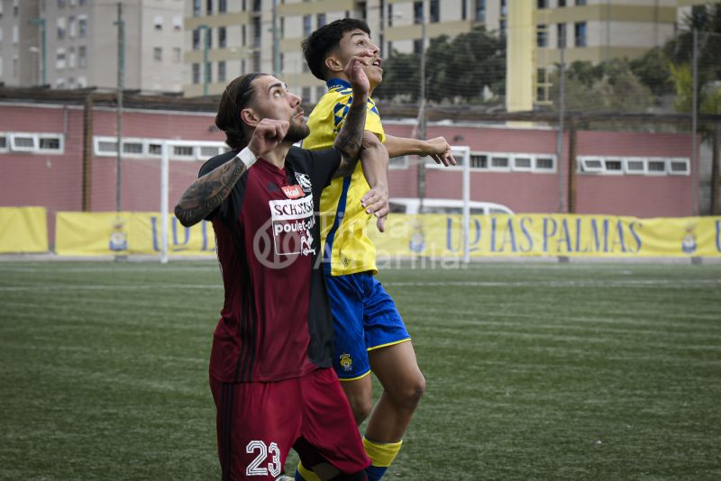 Fotos: El juvenil B de la UD empata con el Tuggen suizo (1-1)