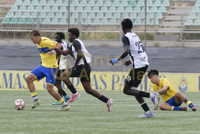 El juvenil de la UD suma su primera laboriosa goleada en el Anexo (5-1)